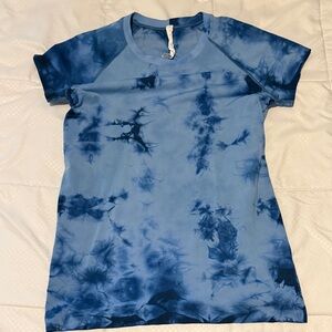 Blue Tie-Dye Women's Top Swiftly Tech Short-Sleeve Shirt Lululemon Sz 10